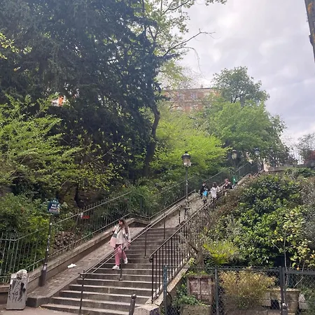 Апартаменты Montmartre Sacre Coeur Париж